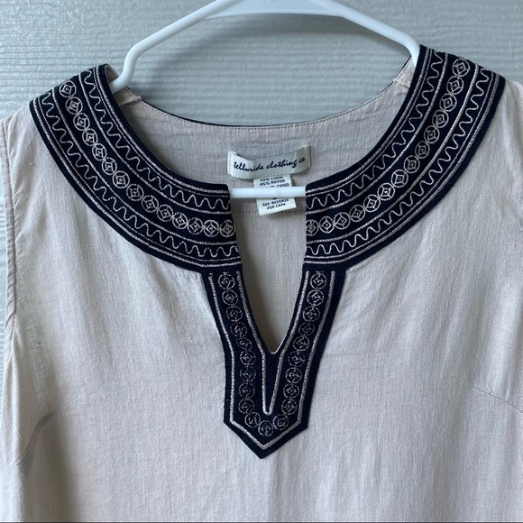 TELLURIDE CLOTHING CO. Embroidered Split Neck Sleeveless Linen Top - Picture 2 of 9